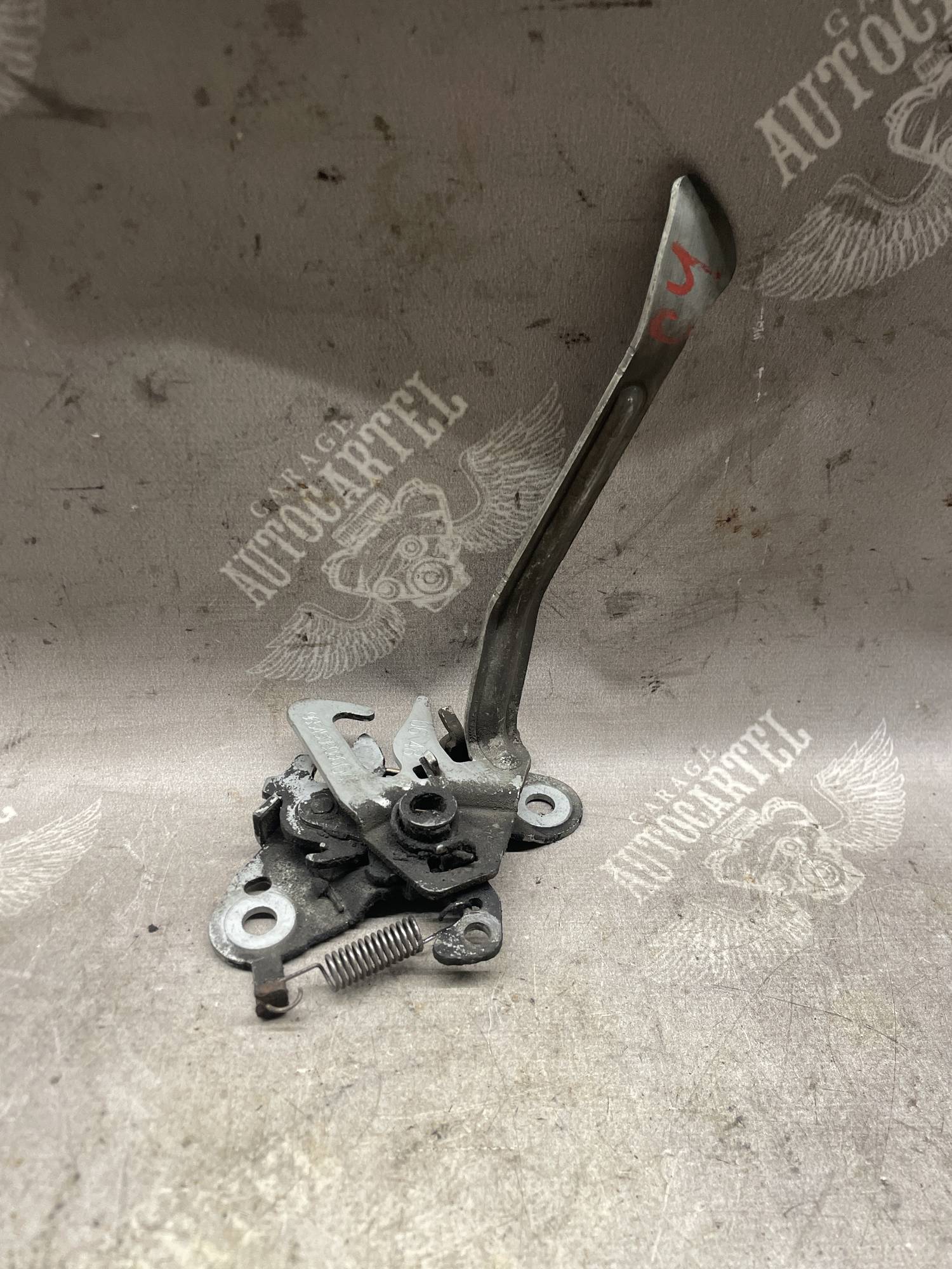 Замок капота Citroen C4 Picasso 9654506080