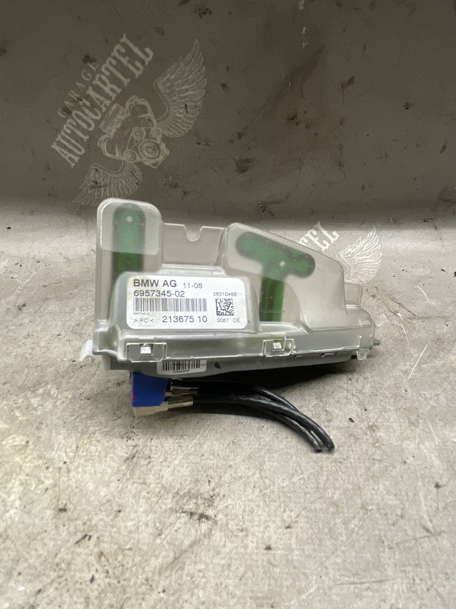 Антена BMW 5 E60 E61 E65 E66 6957345-02