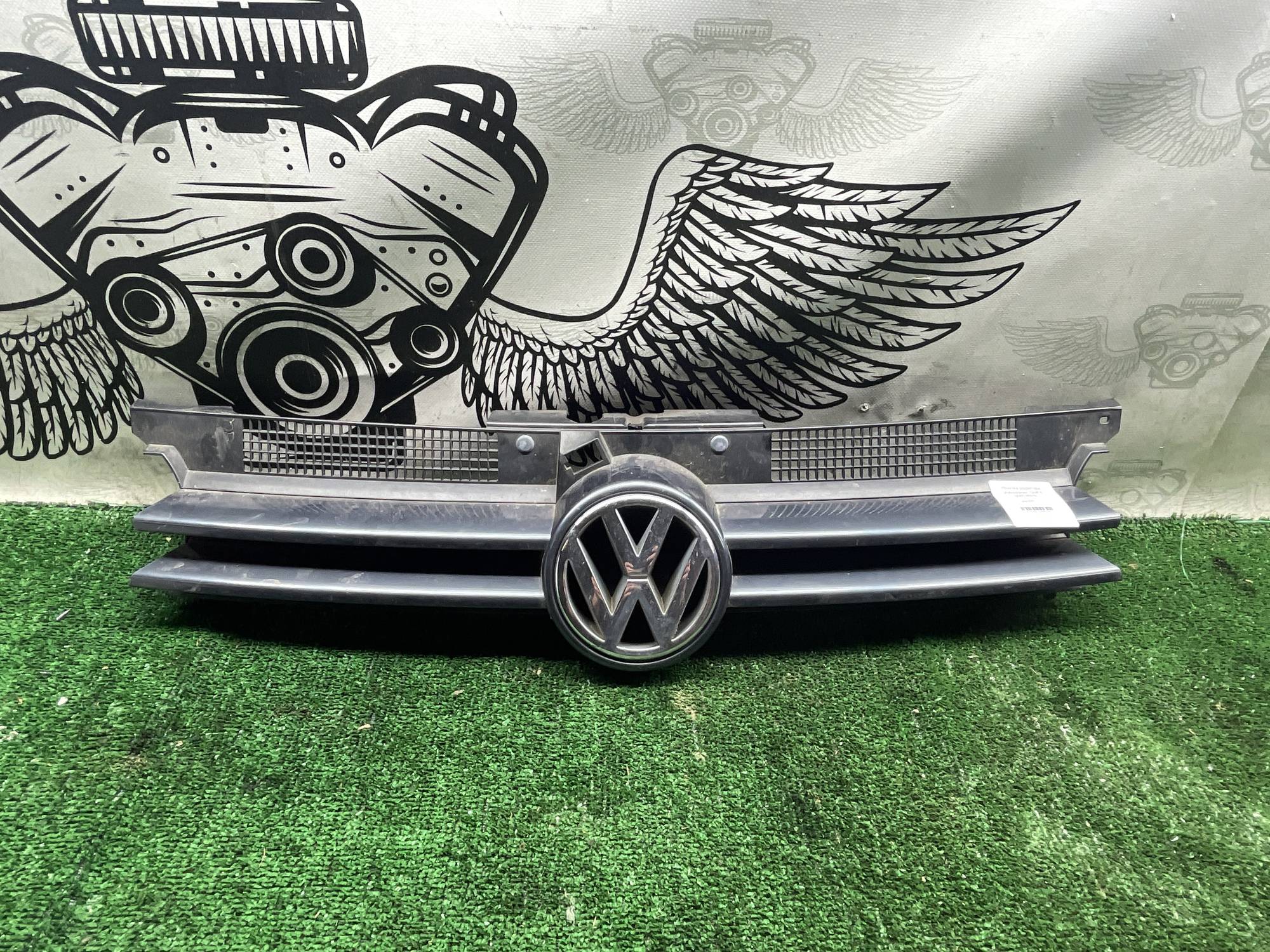 Решітка радіатора Volkswagen Golf 4 1j0853651c