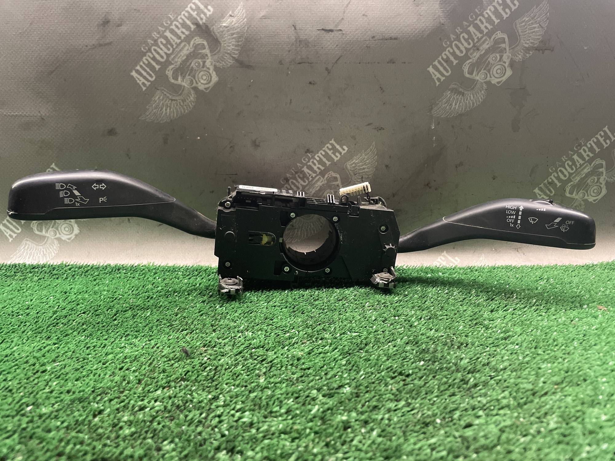 Перемикач підкермовий VW Transporter T5 7e0953503ct
