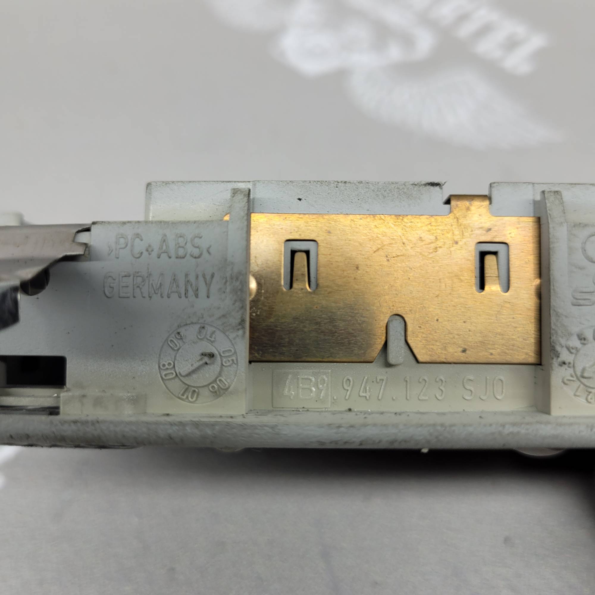 Плафон салону задній Audi A6 C5 1997-2005 4B9947123
