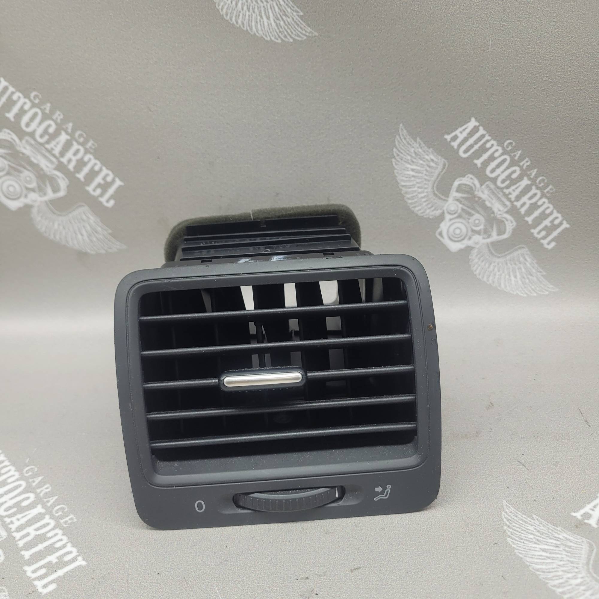 1k0819703 слайдер дефлектора volkswagen golf 5