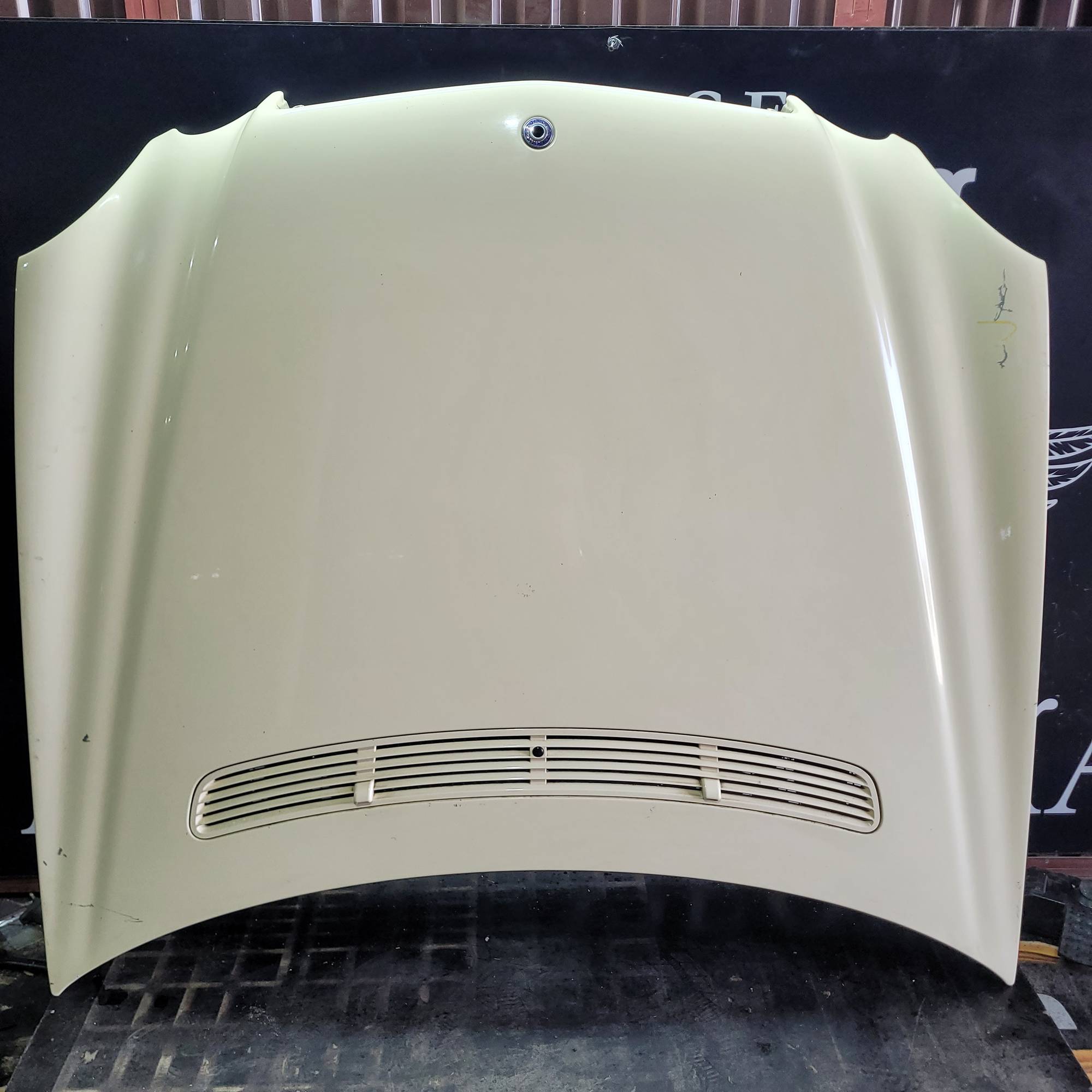 Капот Mercedes E W211 2003-2009 e class 21427138
