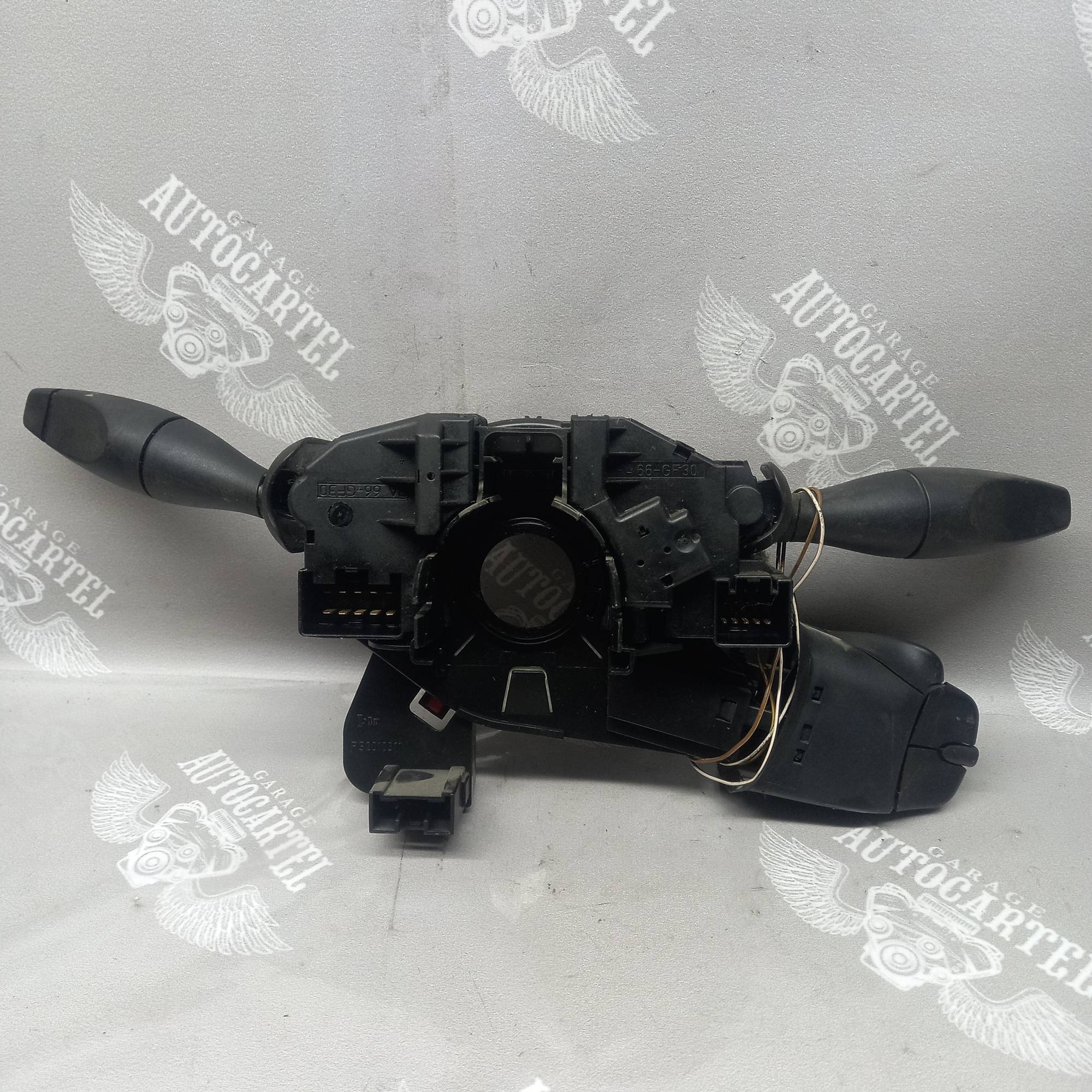 Підрульовий перемикач комбінований 2M5T13N064AB Ford Focus.2m5t13n064ab
