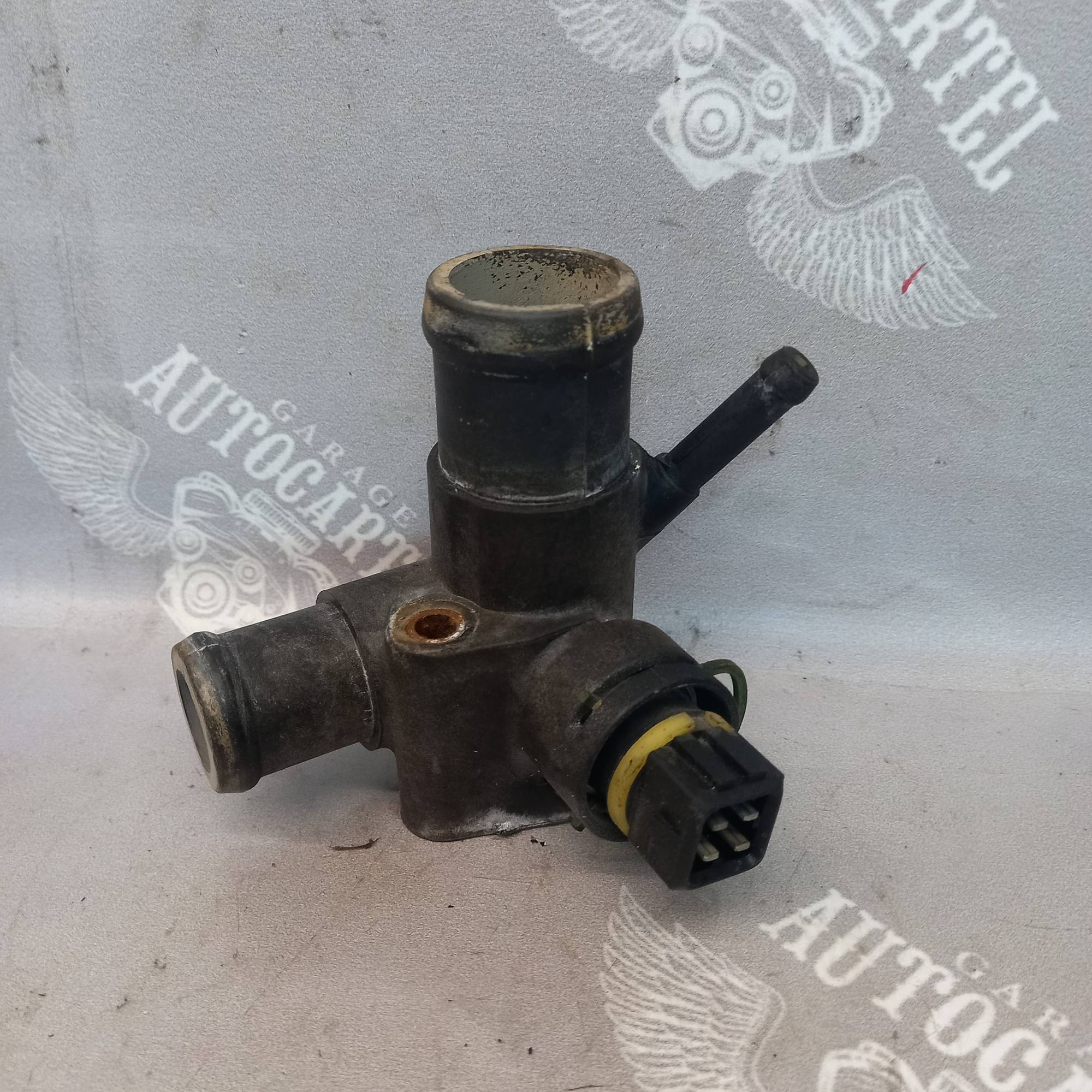 Тройник / Флянець системи охолодження Audi, Volkswagen, Skoda, Seat 028121132a