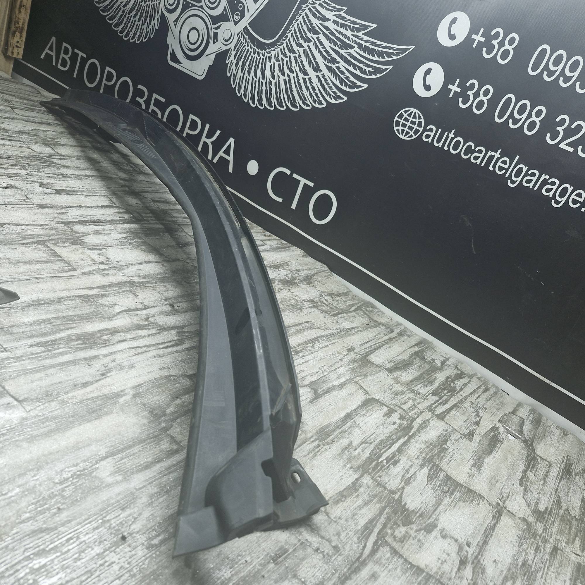74200sjdg000 Декоративна накладка під лобове скло жабо Honda FRV 2004-2009