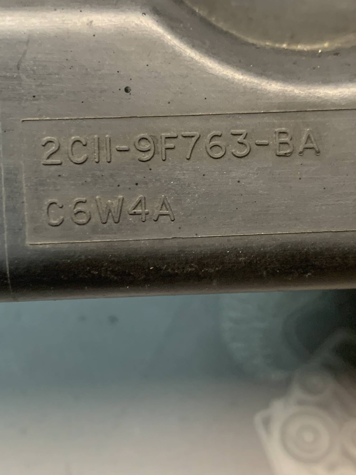 2c11-9f763-ba корпус повітряного фільтра Ford Transit 2000-2006