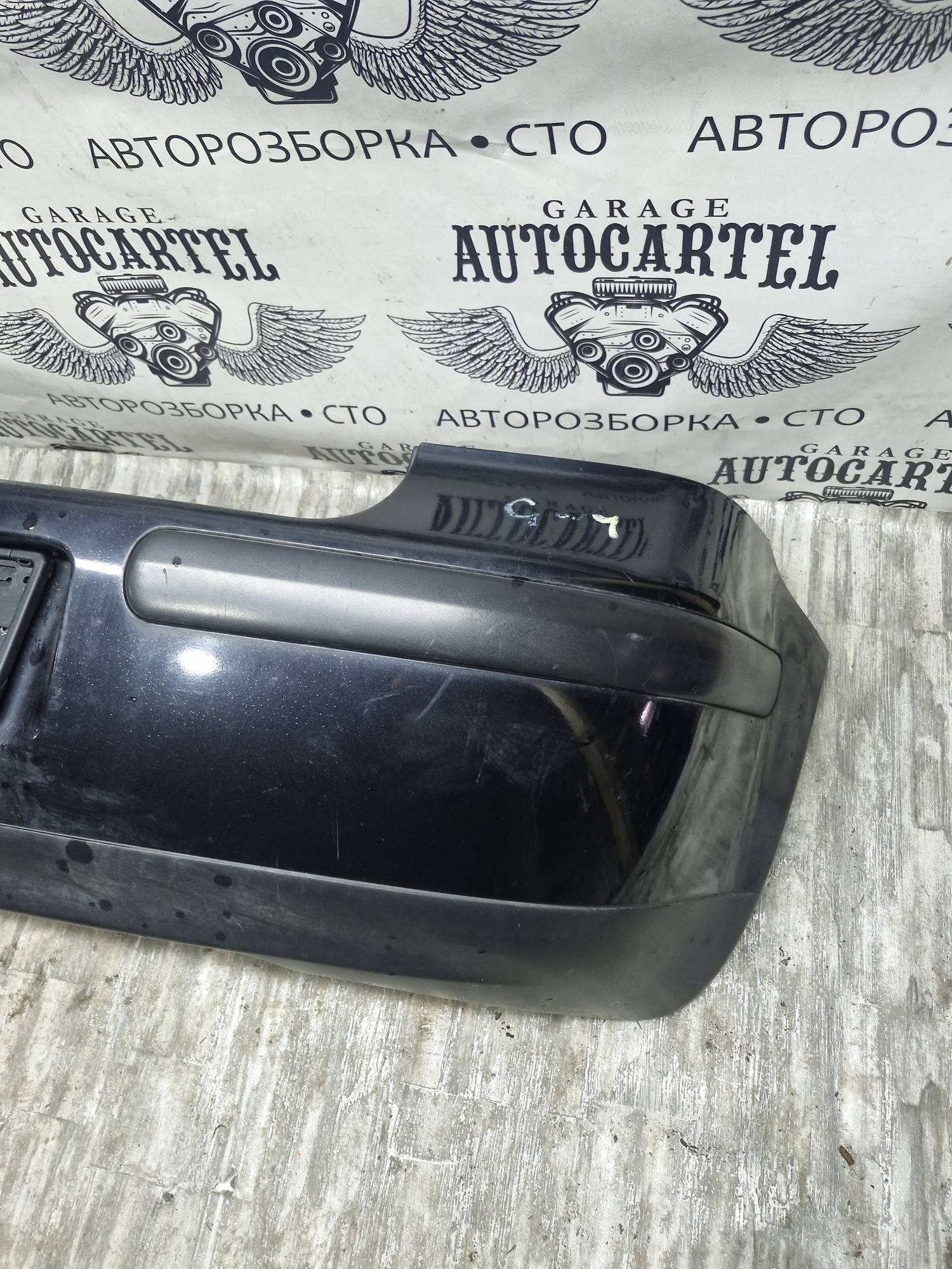 Бампер задній Volkswagen Golf 4 хетч 21643200