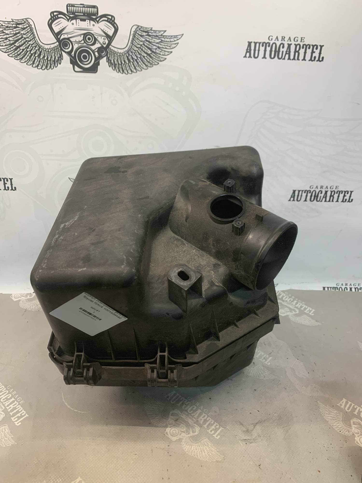 Корпус повітряного фільтра Toyota RAV4 1001408440