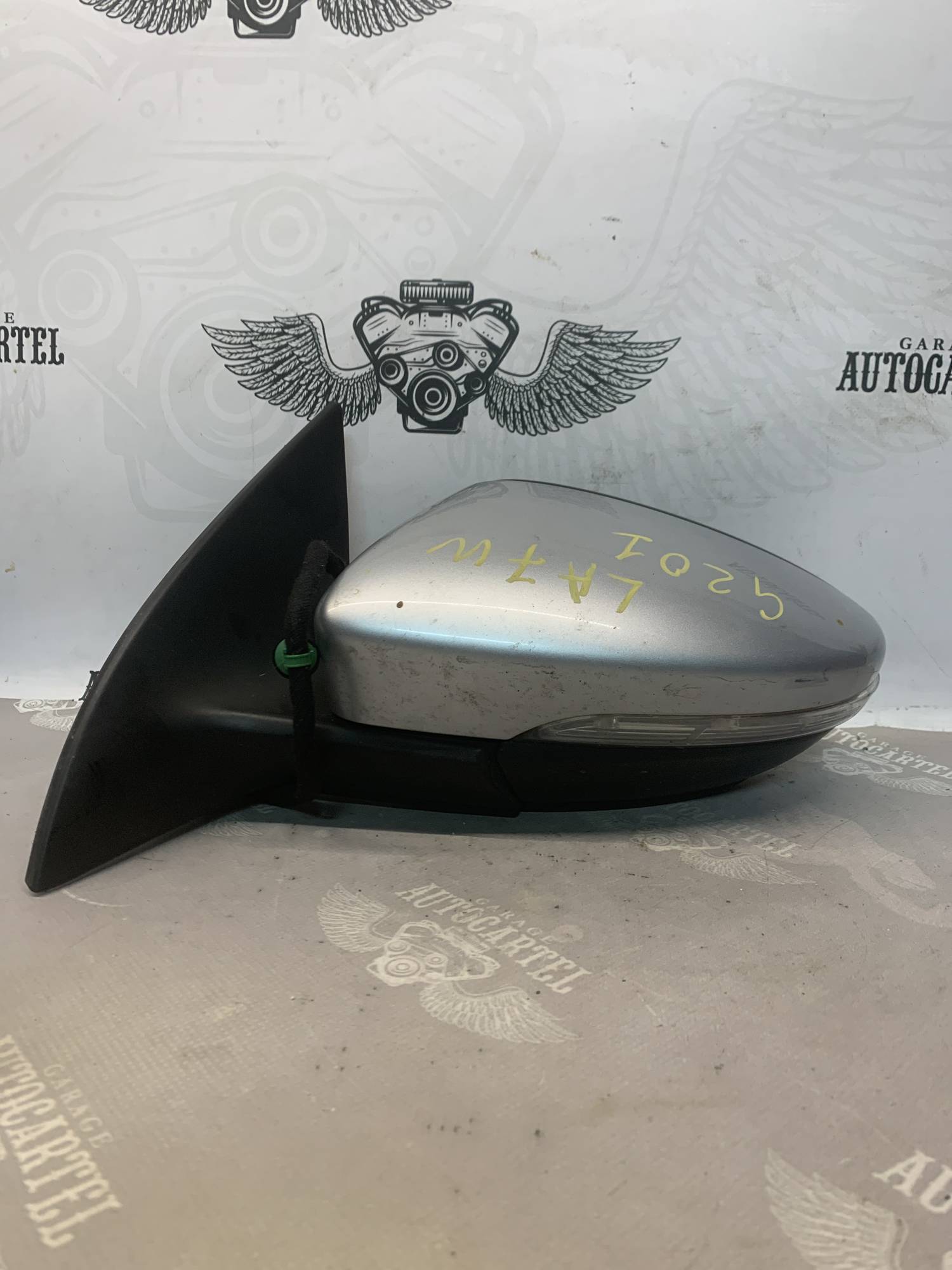 Дзеркало ліве Volkswagen Passat B7 CC 14pin e1021005, 21775819