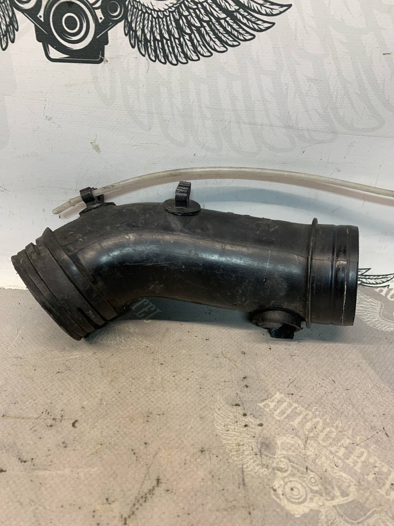 Фланець повітроводу VW Passat B5, 1.6i, AHL 06b133354d