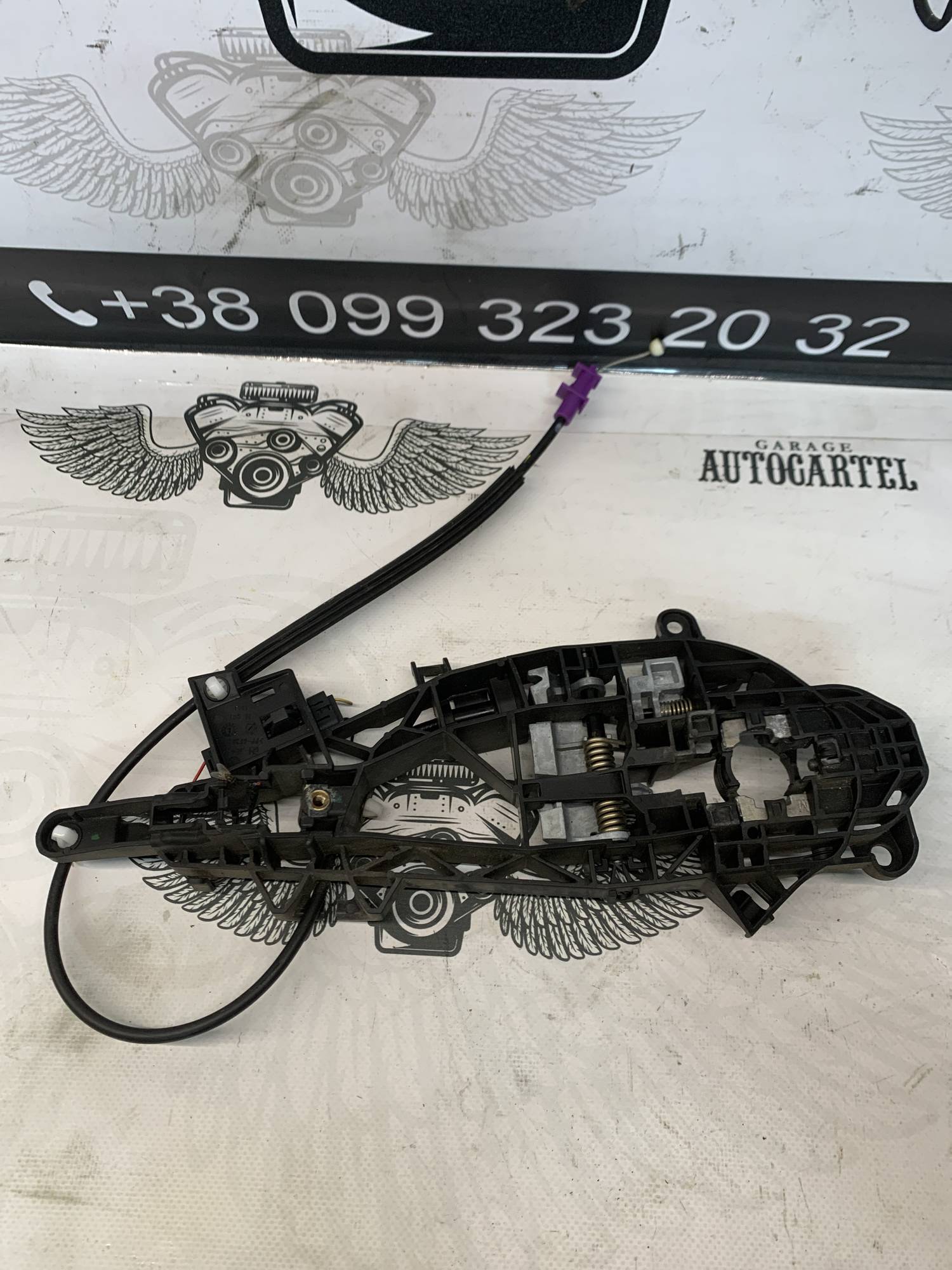 Ручка кронштейн передньої правої Chevrolet Cruze 13515503