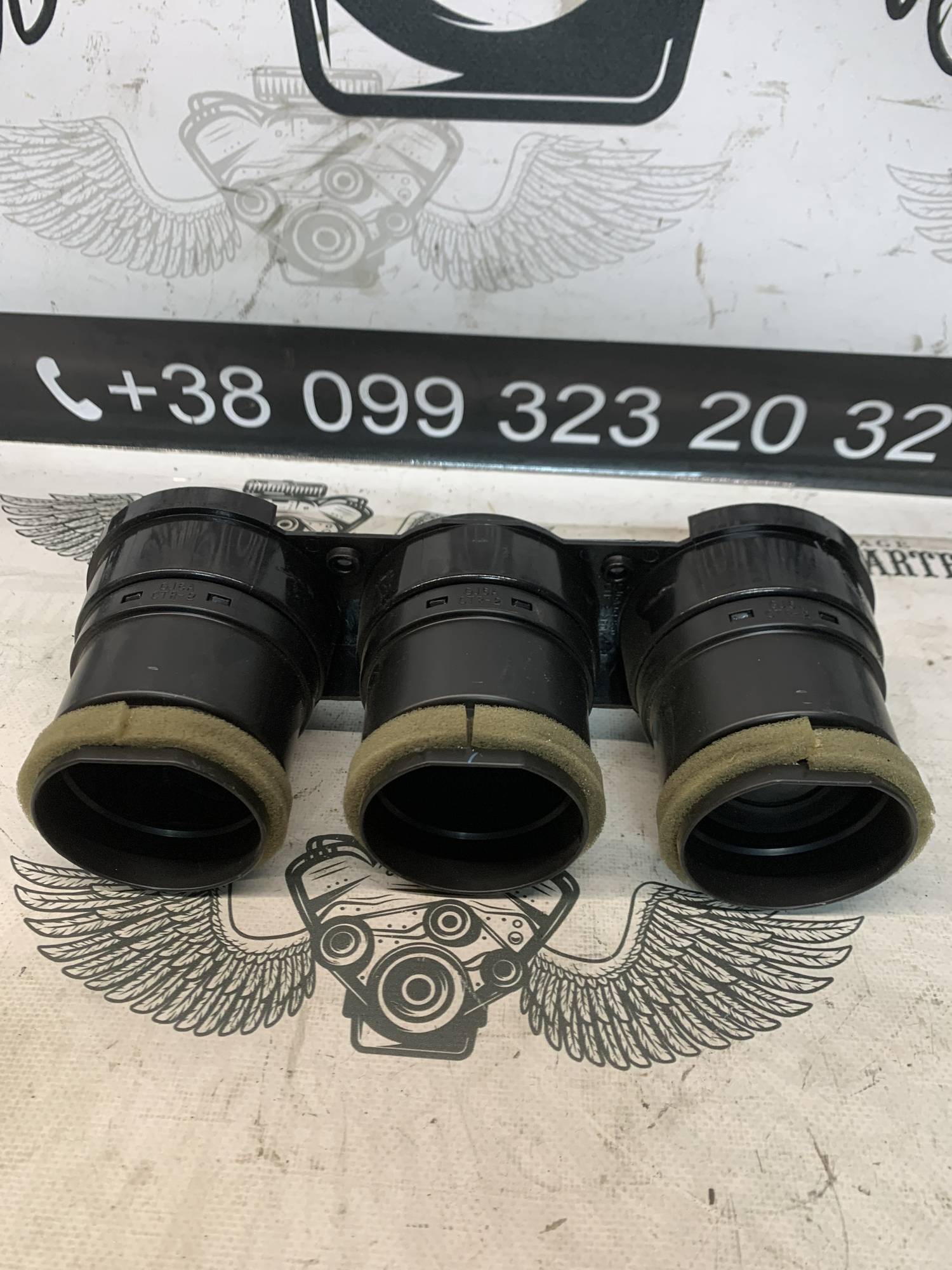 Дефлектор центральний обдува салону Mazda 6 GG gj6a64930
