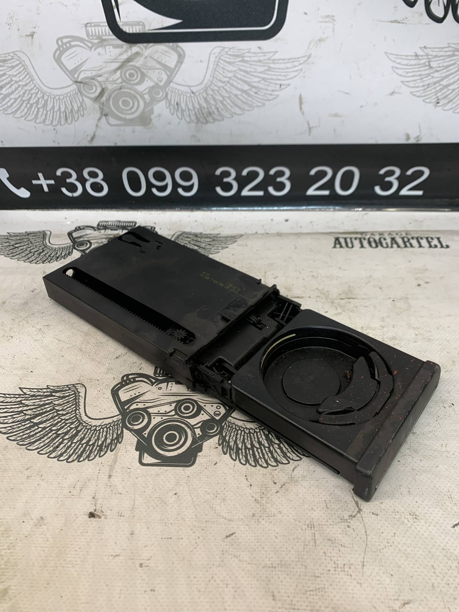 Підстаканник Audi A4 B7 8e1862534l
