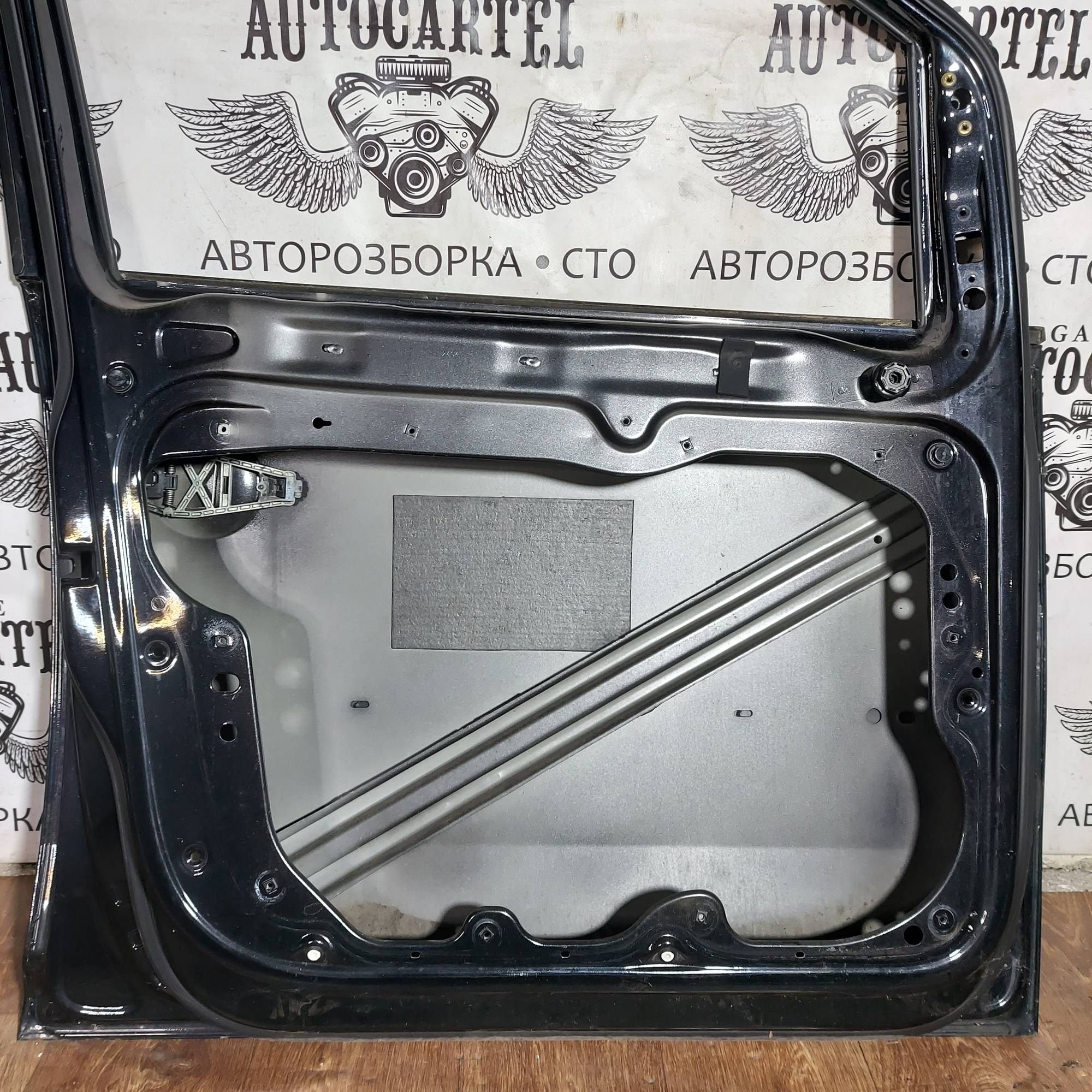 Двері передні ліві VW Touran 2003-2015 ST0077
