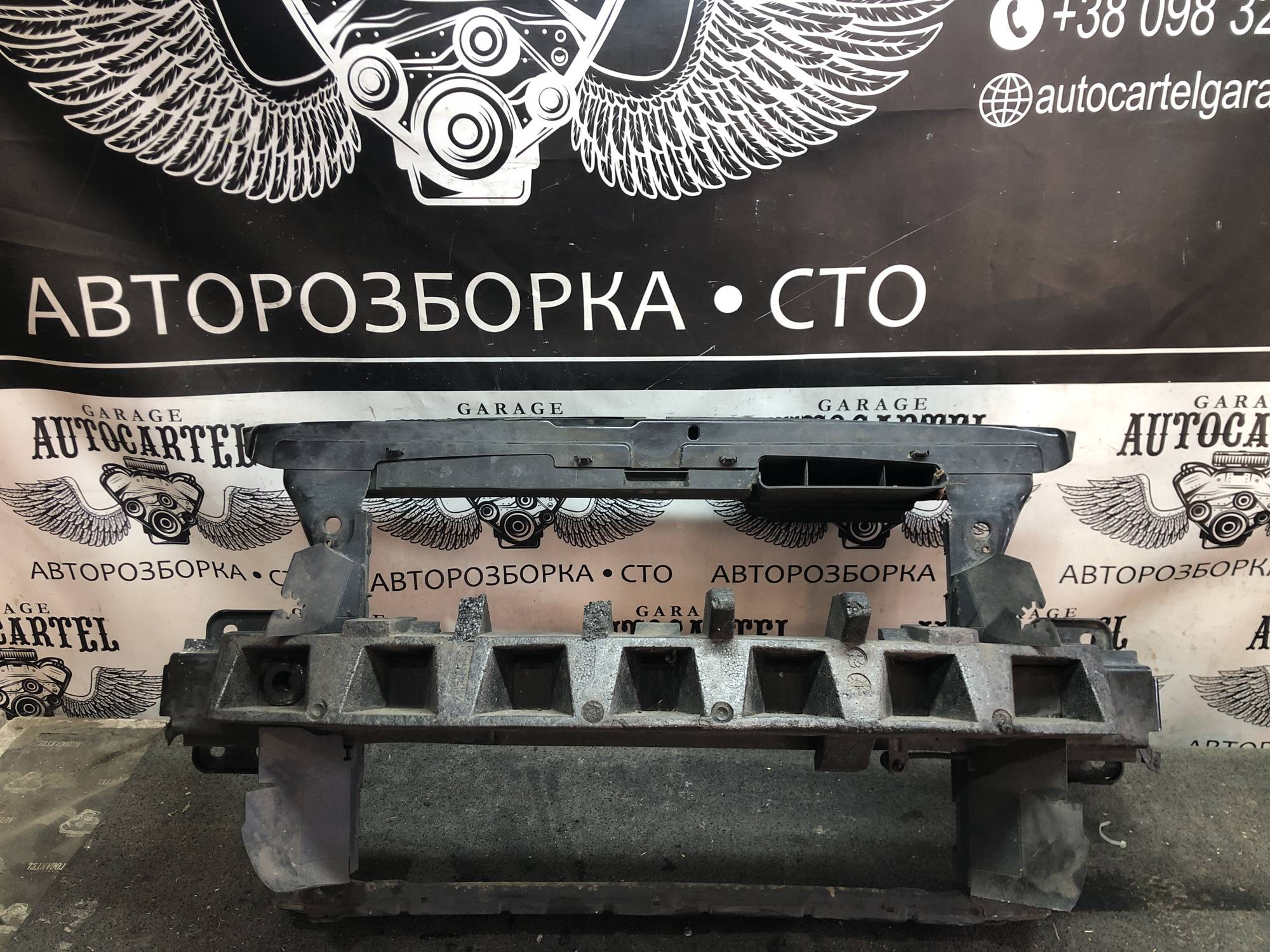 Панель передня телевізор Volkswagen Jetta 2008 р 21940583