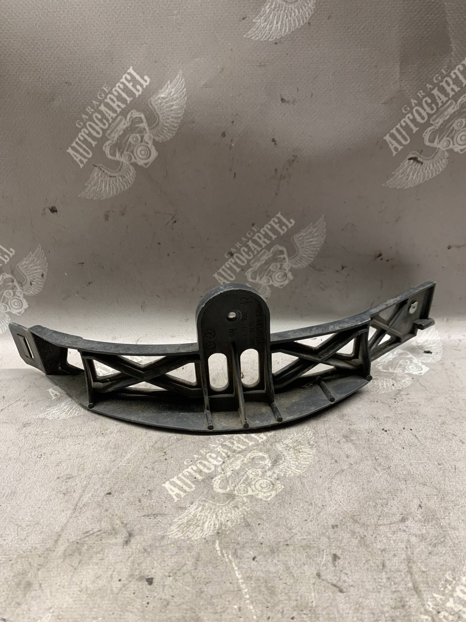Кронштейн кріплення бампера заднього правий Opel Signum 24427908r
