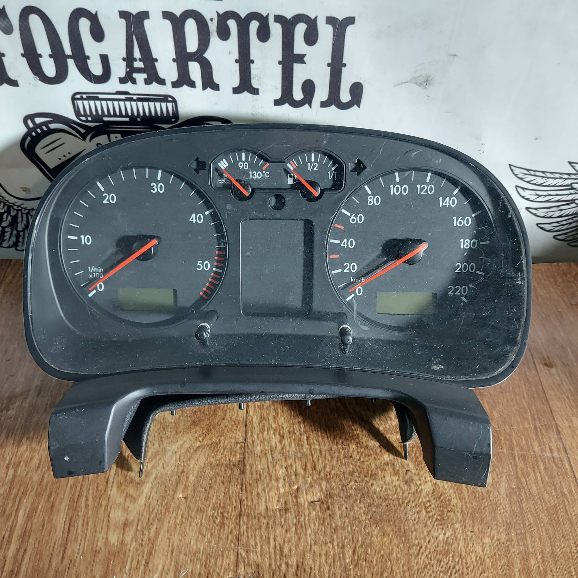 Щиток приладів VW Golf 4 1J0919860BX