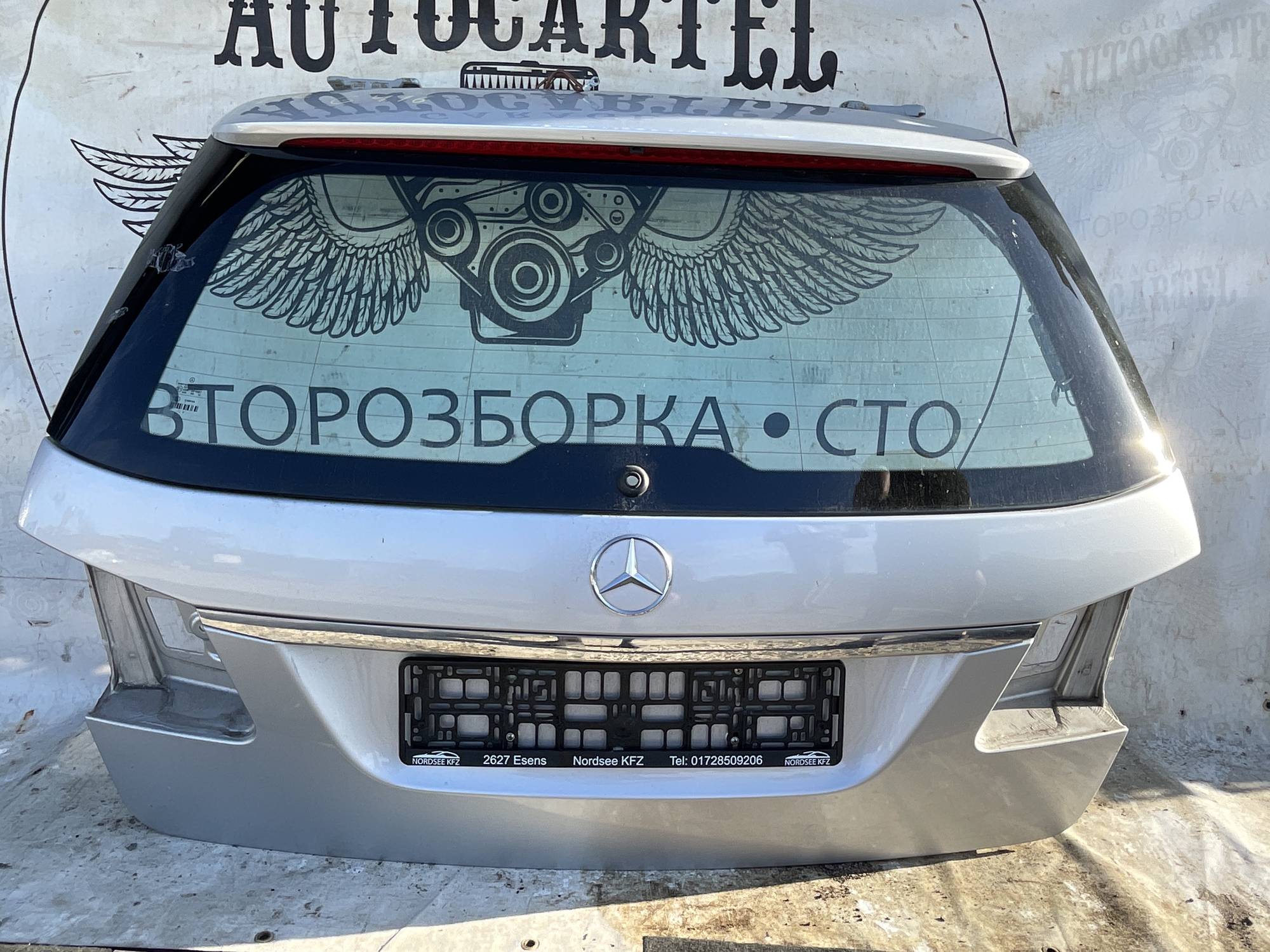 Кришка багажника задня ляда Mercedes W212 21120237