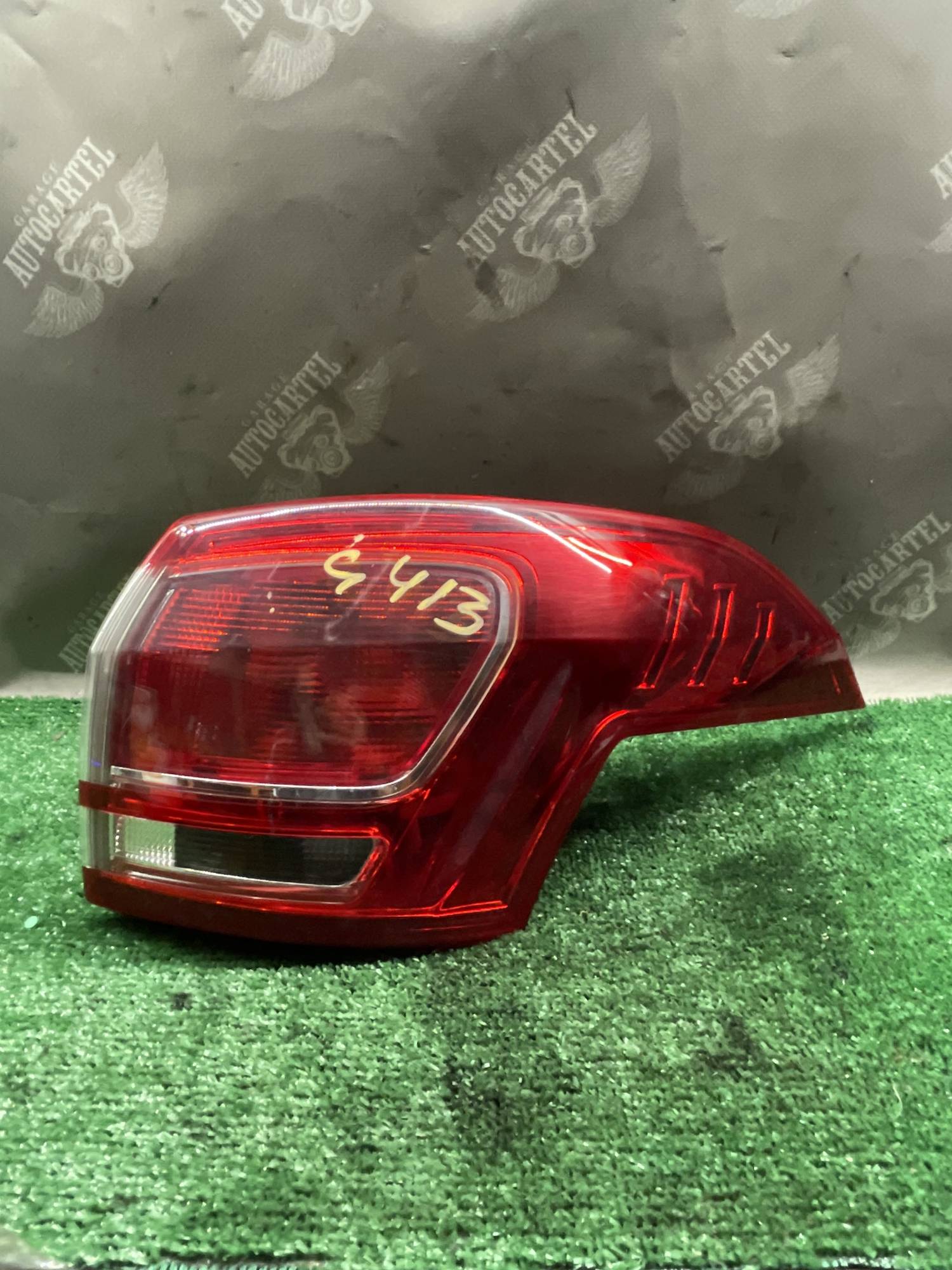 Ліхтар задній правий Ford B-MAX av11-13404-ag