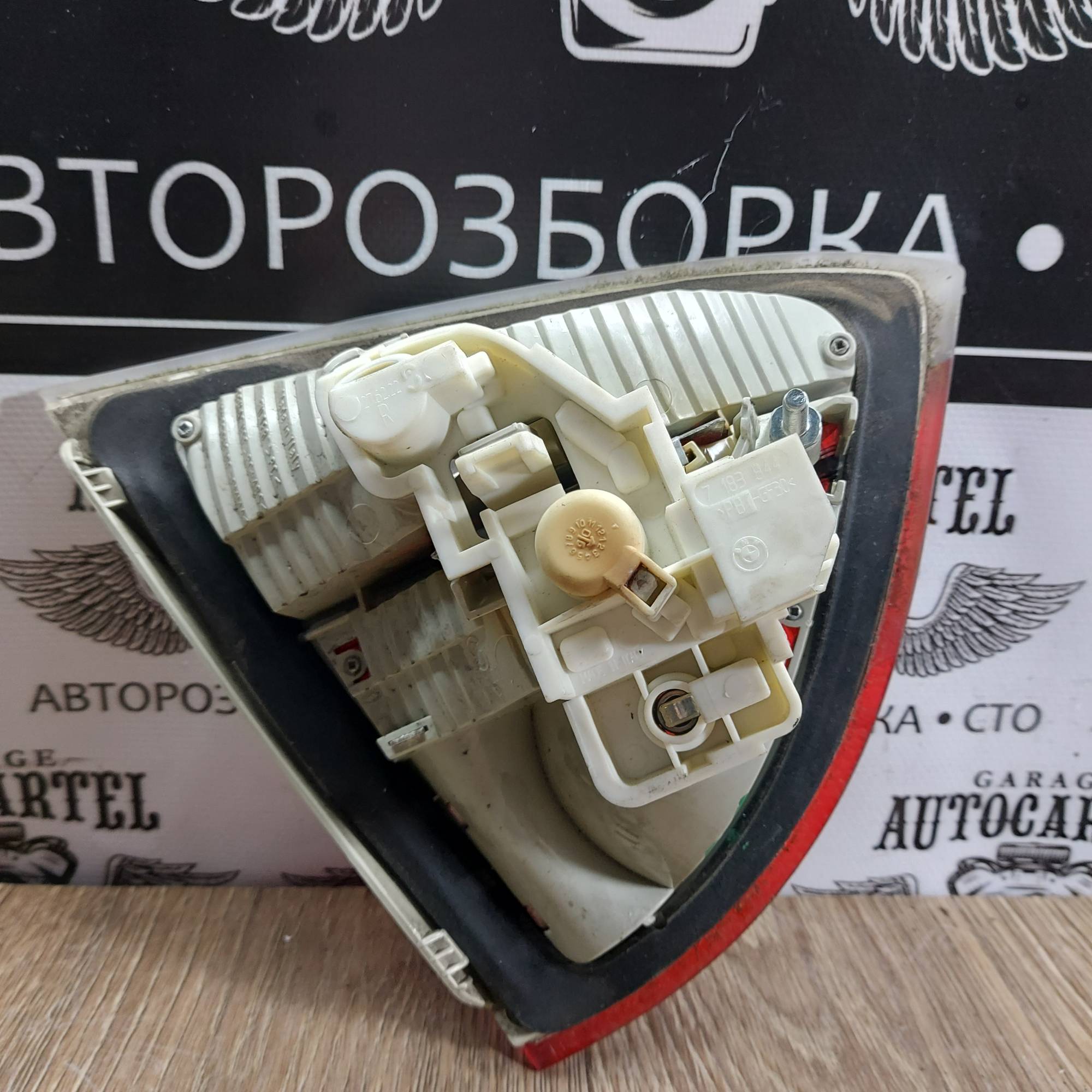 Ліхтар правий внутрішній BMW 3-series E91 7160064