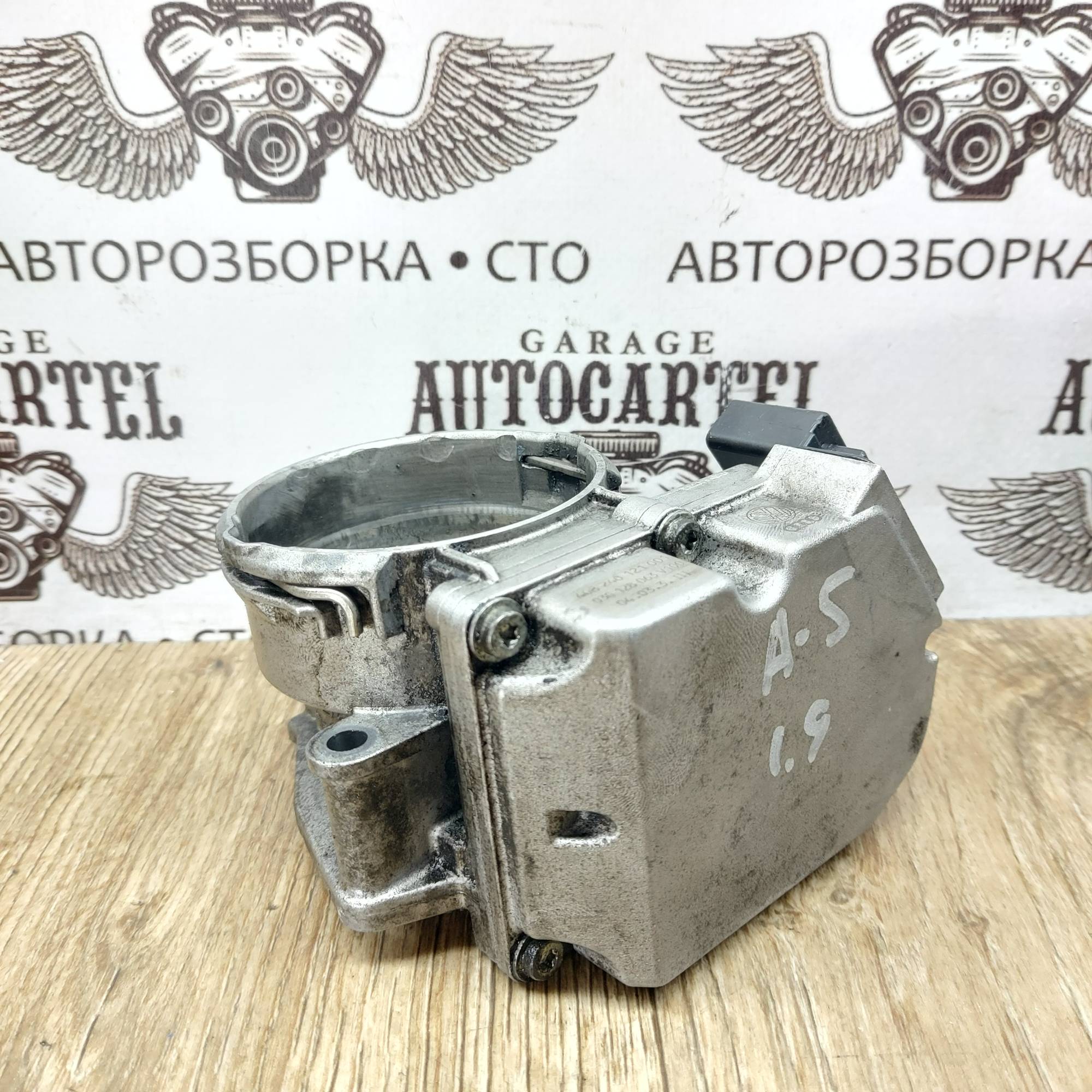 Дросельна заслонка Skoda Octavia A5 1.9 TDI 03G128063
