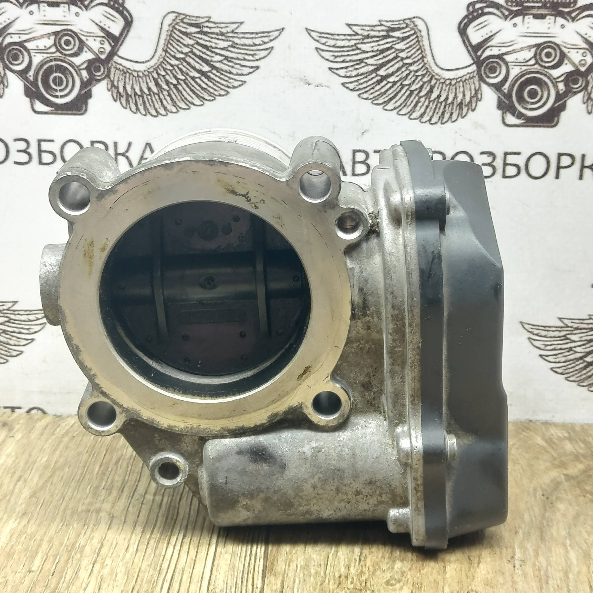 Дросельна заслонка Volkswagen Passat B6 1.8 TSI BZB 06F133062J