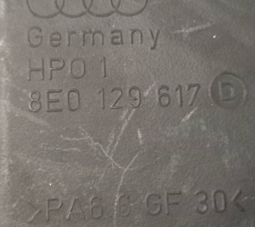 Патрубок повітряного фільтра Audi A4 B6 1.9tdi 8e0129617d