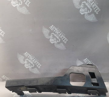 Кронштейн переднього бампера правий Ford Focus II 4m5117e856