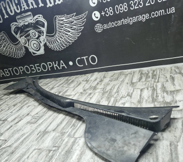 1k2819415a Декоративна накладка під лобове скло жабо Volkswagen Golf 5 універсал 2003 - 2009