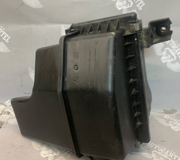 mn130287 корпус повітряного фільтра Mitsubishi Colt 2004-2012