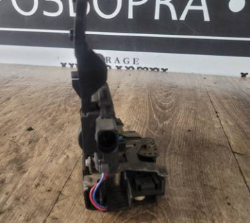 Замок дверцят лівої задньої Volkswagen Passat B5 3B0837867