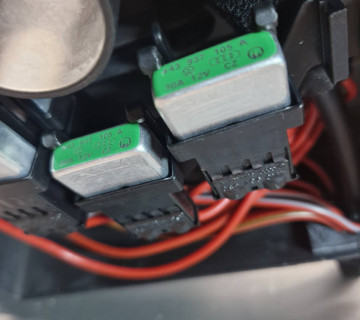 443937105a Термозапобіжник 30A vag 443937105A 12v