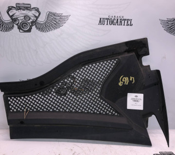 Накладка права сторона A2468350600 Mercedes W205