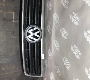 Решітка радіатора VW Touareg7l6853653
