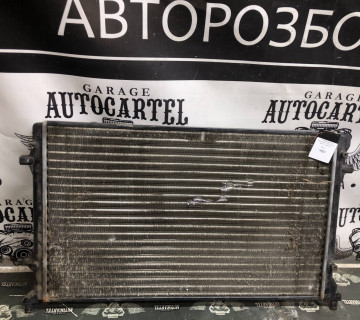 21794889 радіатор охолодження Volkswagen golf 5 1 4 бензин