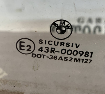 Скло дверей заднє праве BMW 5 (E39) (Седан 4-х Дв) 21806360