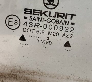Скло дверей заднє праве SKODA FABIA 1 6Y6845206, 21806605