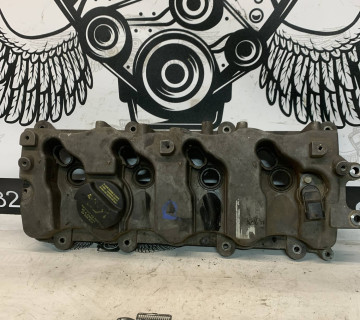 Кришка клапанів Hyundai Santa Fe 2.2 TD 2241027401
