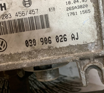 Блок управління двигуном Volkswagen Polo 1,3 ADX 1994-1995 030906026aj