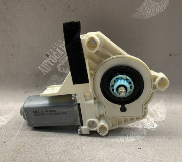 Моторчик склопідйомника передній лівий Volkswagen Jetta 5 Golf 5 1k5837401p