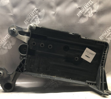 Площадка під акумулятор Skoda A7 5q0915331j