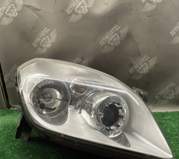 Фара передня права Opel Tigra B 93162204