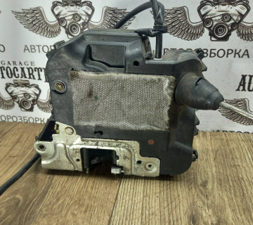 Замок дверки правий передній MERCEDES W211,2117200635