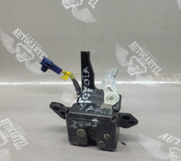 Замок кришки багажника Toyota Yaris 2006-2011