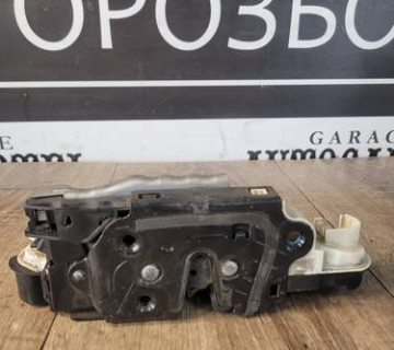 Замок передній правий Skoda Superb II 3T 5N1837016C