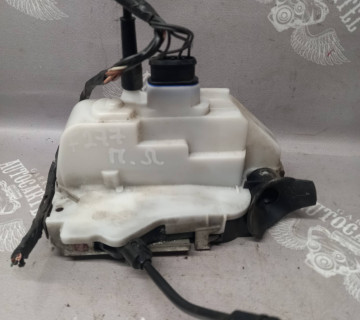 Замок дверки передньої лівої Renault Megane II 03-09 8200027776