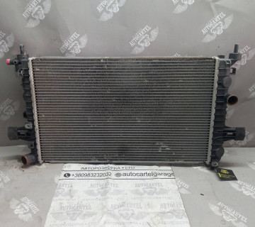 Радіатор охолодження Opel Astra H, 1,4 1,6 1,8.13128801