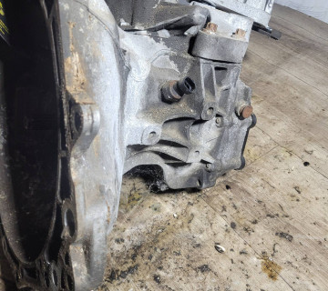 МКПП (механічна коробка перемикання передач) opel corsa d 1.0 1.2 1.4 zafira 1.6 chevrolet aveo 1.8 / 55565177 / 649354685 / бензин 06-14