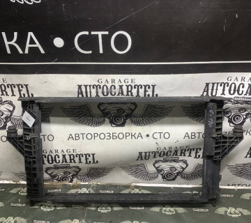 Рамка радіатора Volvo V40 4n518n065ae